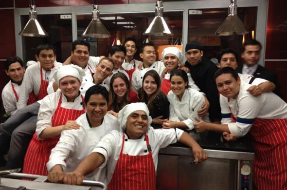 Equipe de cozinheiros do Astrid & Gastón, o melhor restaurante da América Latina.
